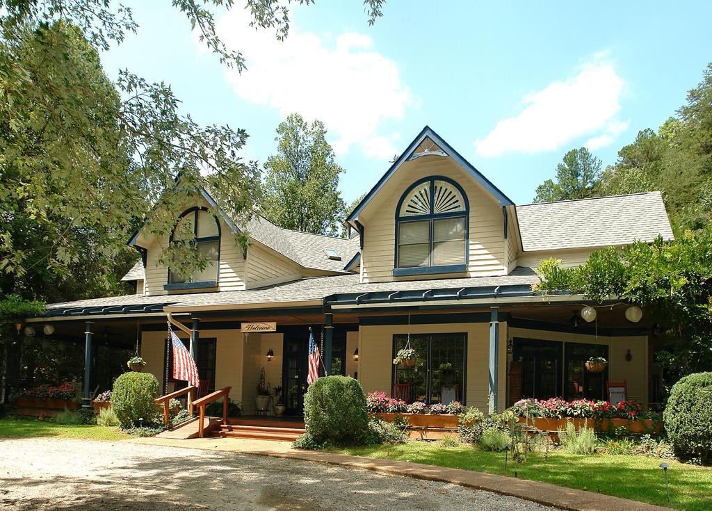 גטלינבורג Eight Gables Inn מראה חיצוני תמונה