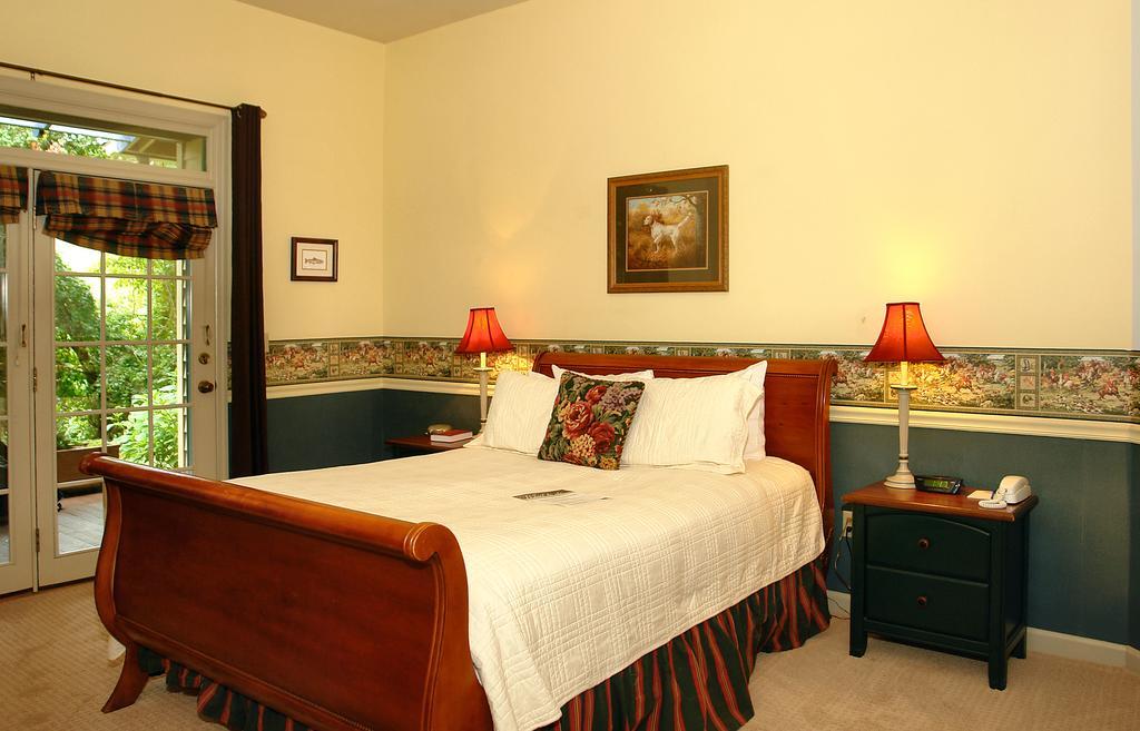 גטלינבורג Eight Gables Inn מראה חיצוני תמונה